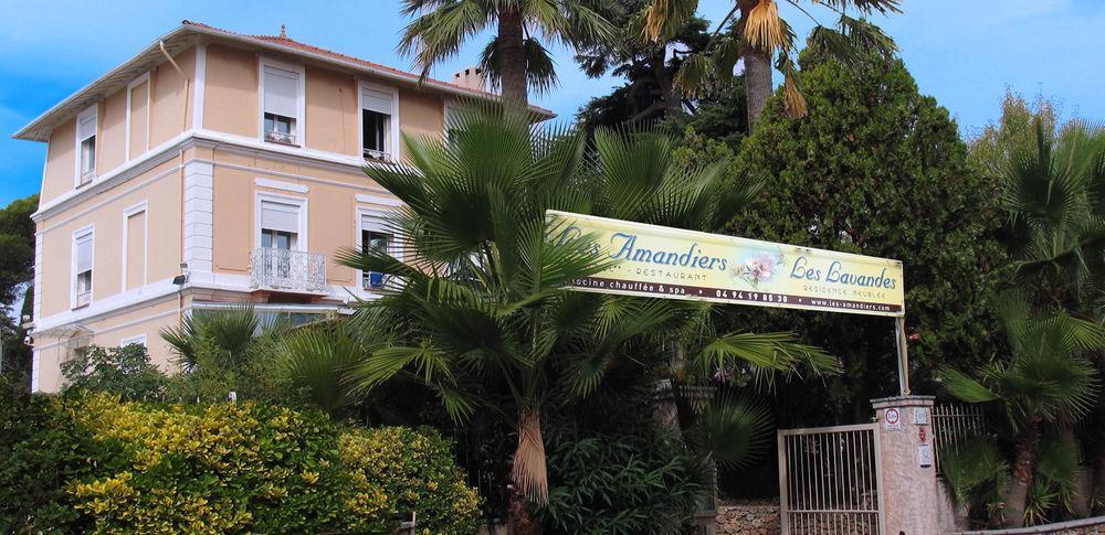 Hotel Et Studios Les Amandiers Saint-Raphaël Esterno foto